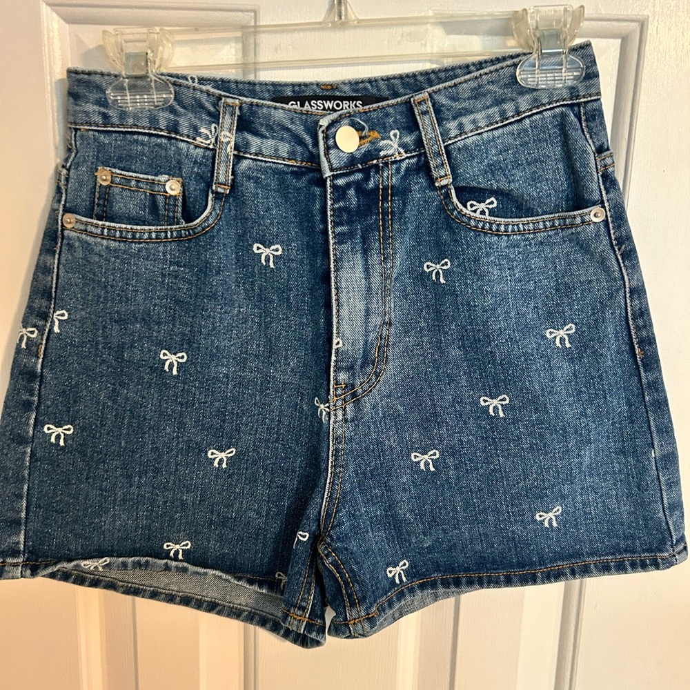 Glassworks Dark blue wash ribbon print denim shorts